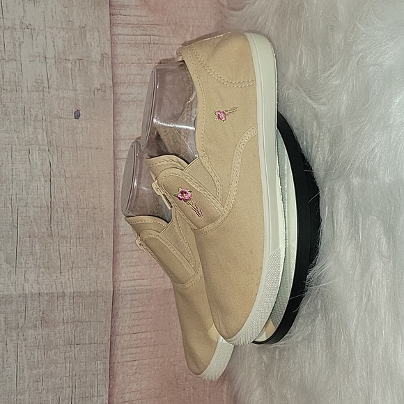 Classique Sport Tan Sneakers - Picture 3 of 11